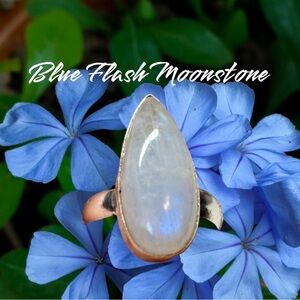 Elegant Sterling Silver and Blue flash moonstone woman’s Ring
